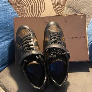 Mens 8.5 Monogram Louis Vuitton sneaker. Expand pic to see slight scratches 8/10